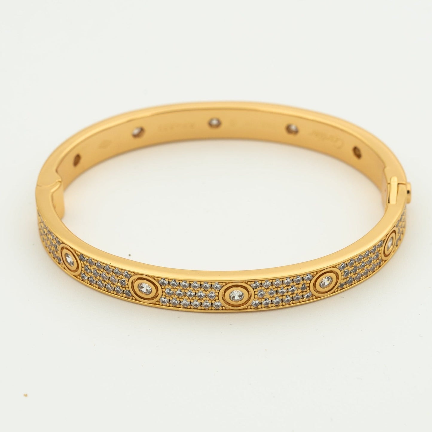 [AURORA] LIEBESARMBAND 6,1 MM DIAMANTENBESAMT MIT 10 GROSSEN DIAMANTEN