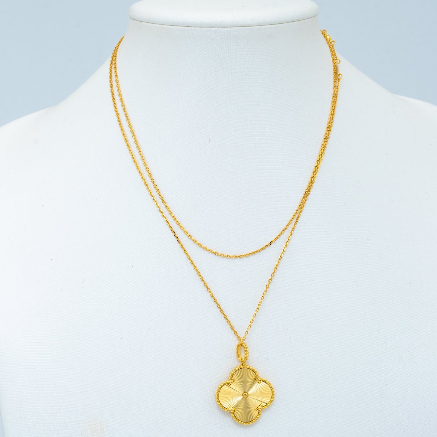 [Aurora]CLOVER 25MM PEDANT NECKLACE GOLD