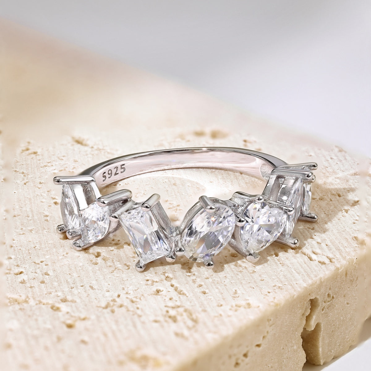 [AURORA]Delicate Multi Cut Ring