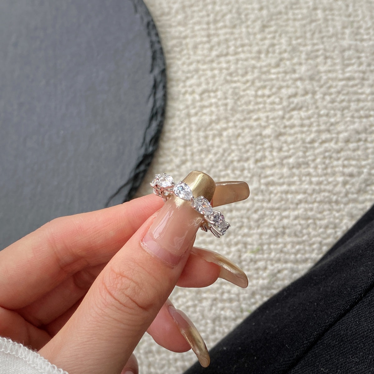 [AURORA]Exquisite Pear Cut Tennis Ring