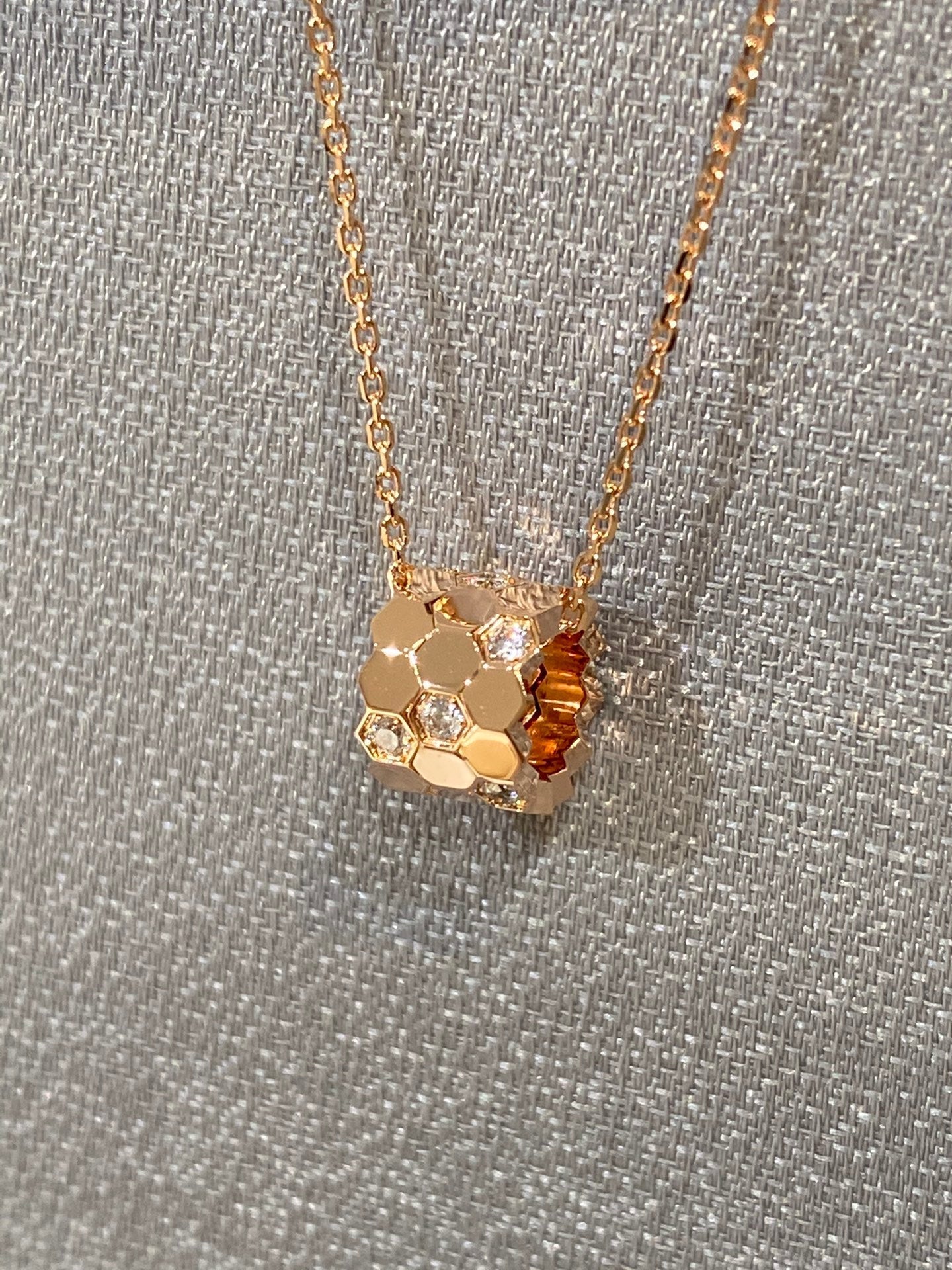 [Aurora]BEE LOVE DIAMOND NECKLACE