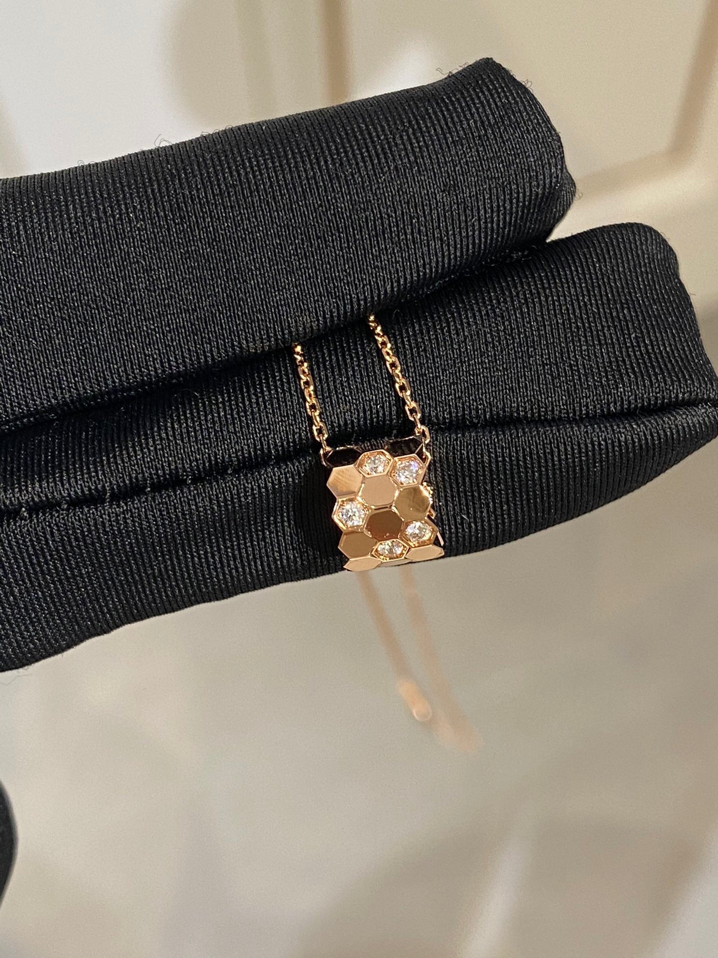 [Aurora]BEE LOVE DIAMOND NECKLACE