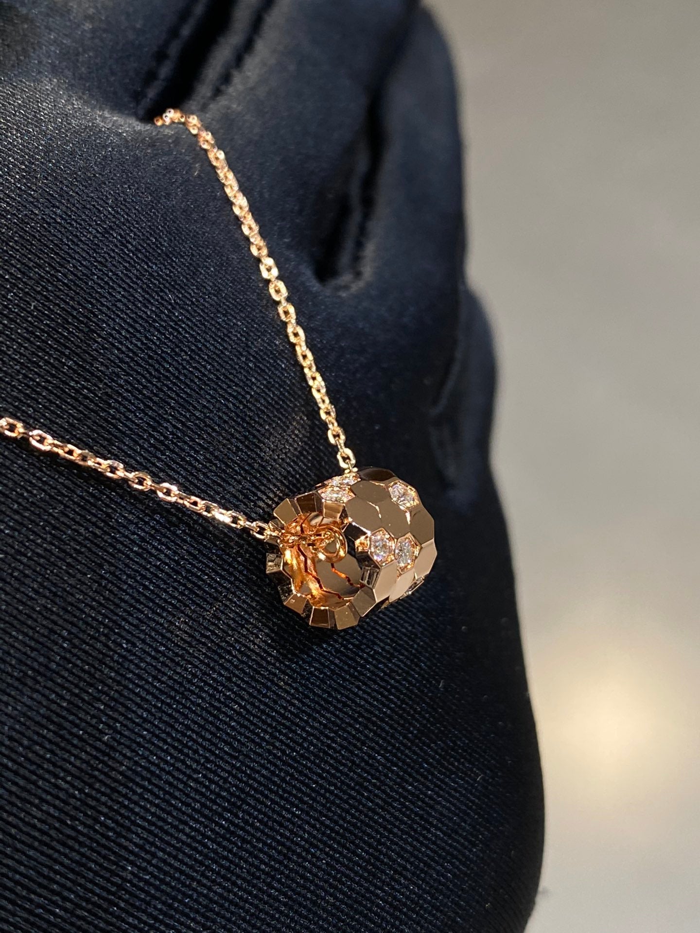 [Aurora]BEE LOVE DIAMOND NECKLACE