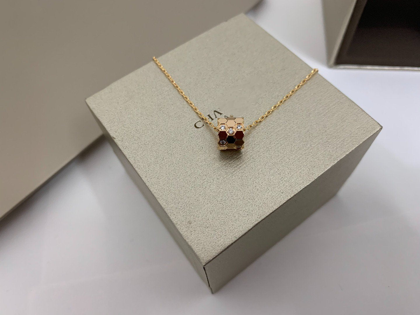 [Aurora]BEE LOVE DIAMOND NECKLACE