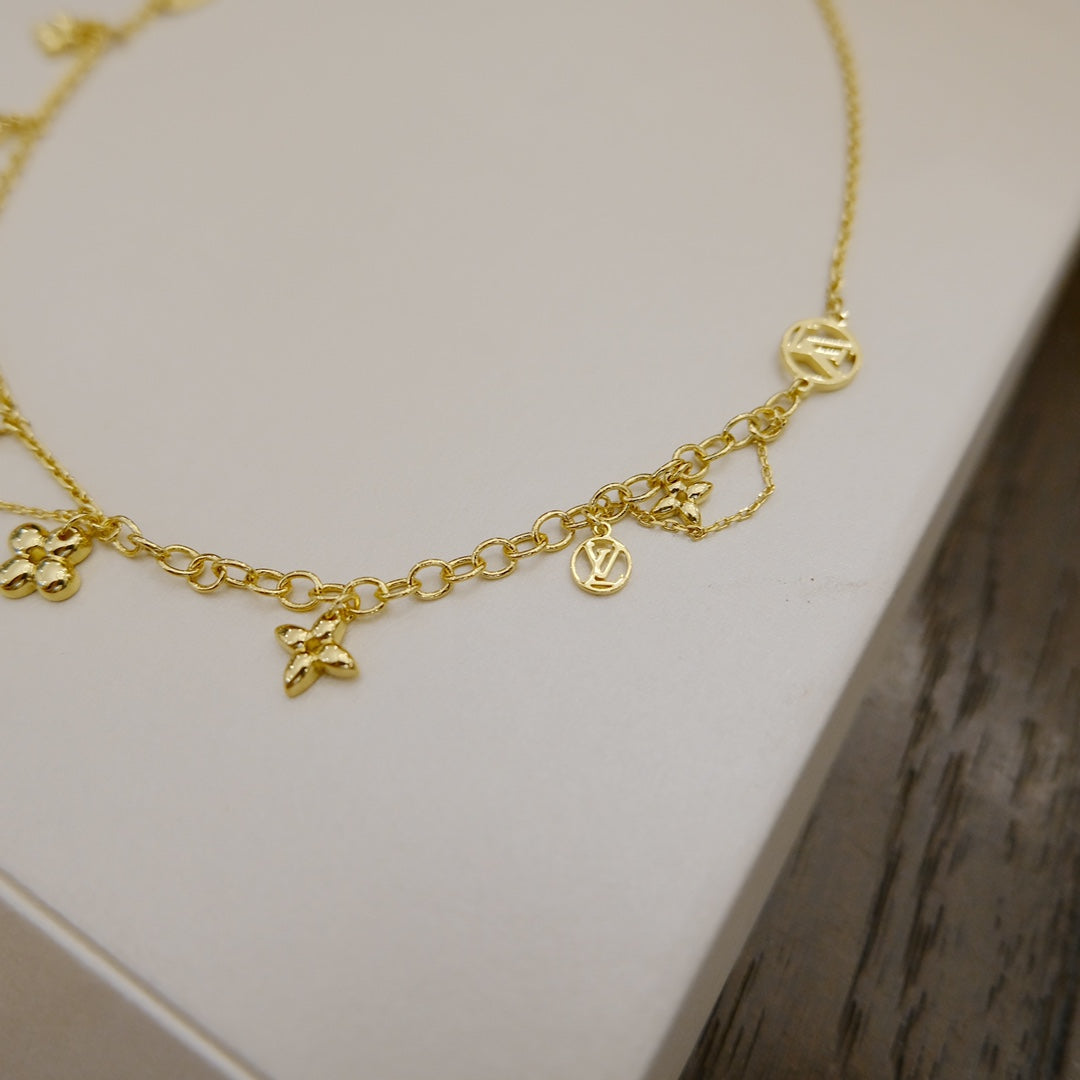 [Aurora]BLOOMING SUPPLE NECKLACE BRASS