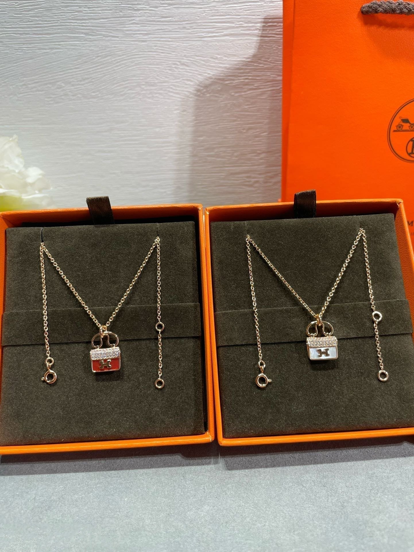 [AURORA]H CIRCE MOISSANITE PENDANT NECKLACE GOLD