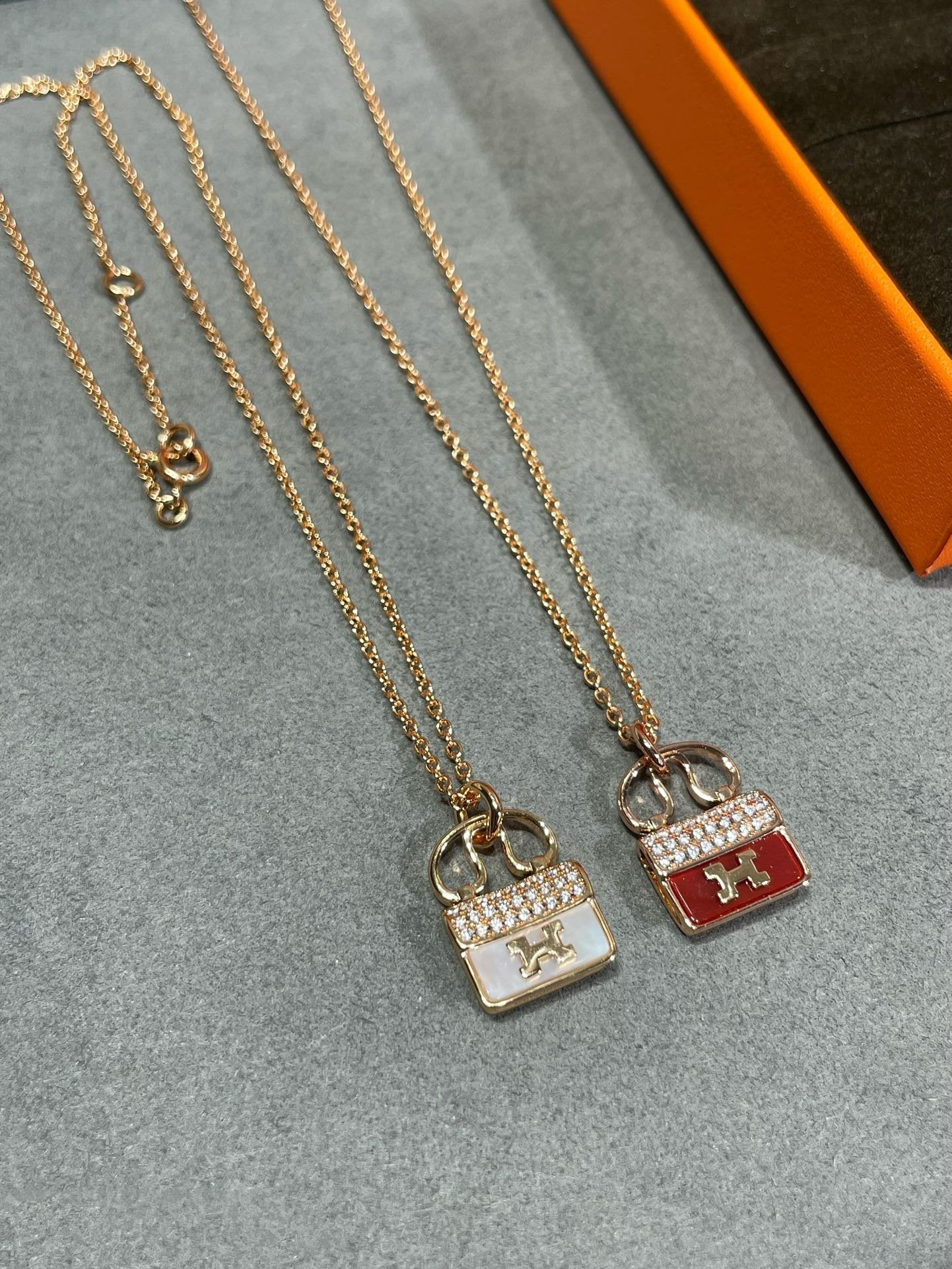 [Aurora]H CIRCE MOISSANITE PENDANT NECKLACE GOLD