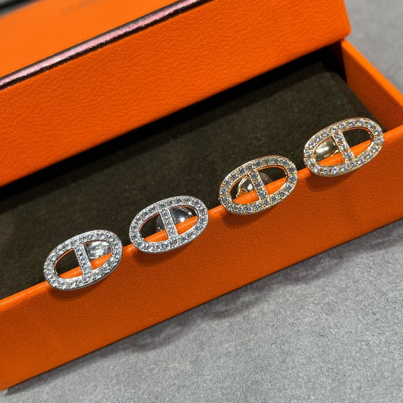 [Aurora]HM FULL DIAMOND PIG NOSE STUD EARRINGS