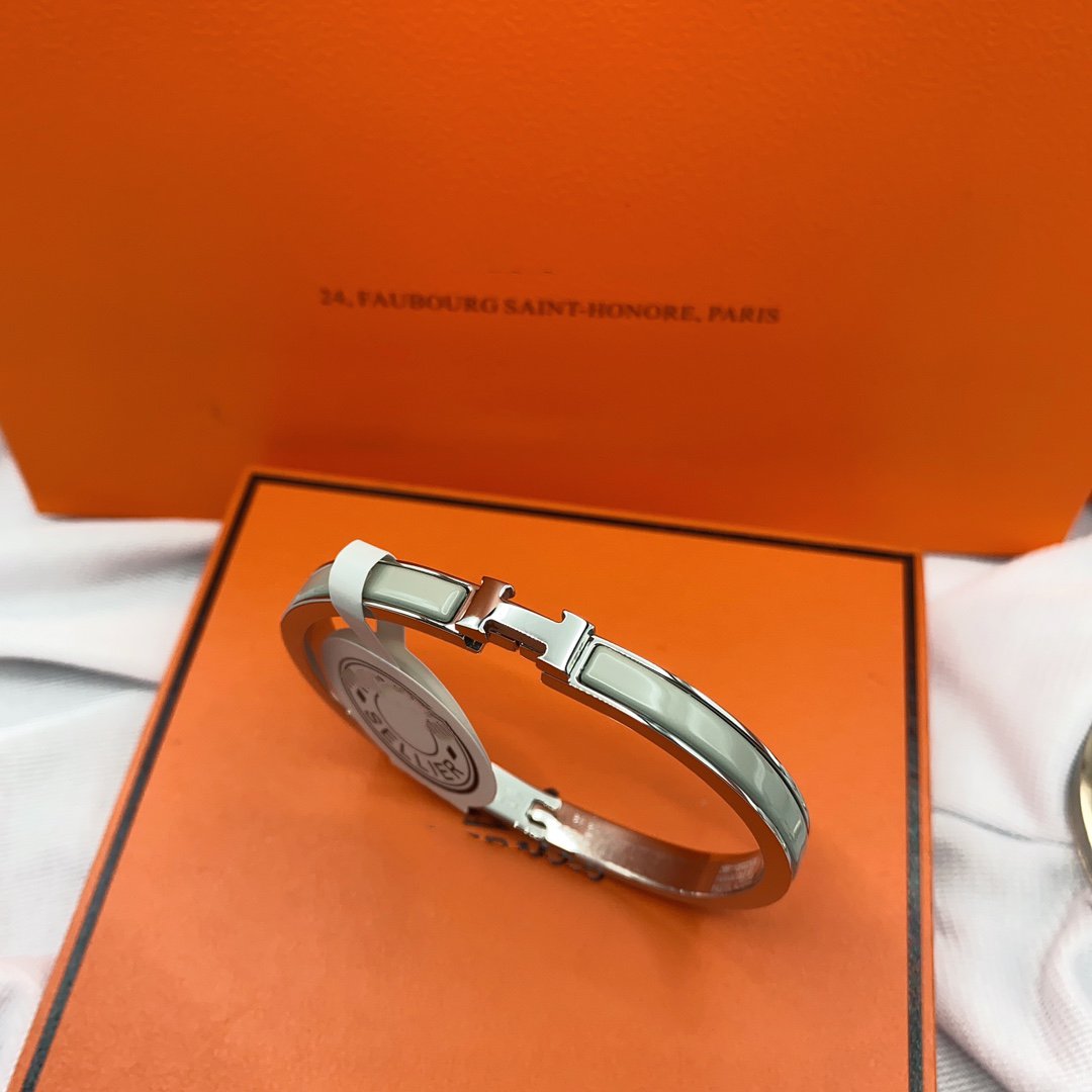 [AURORA]CLASSIC HM CLIC GREEN 8MM ENAMEL BRACELET