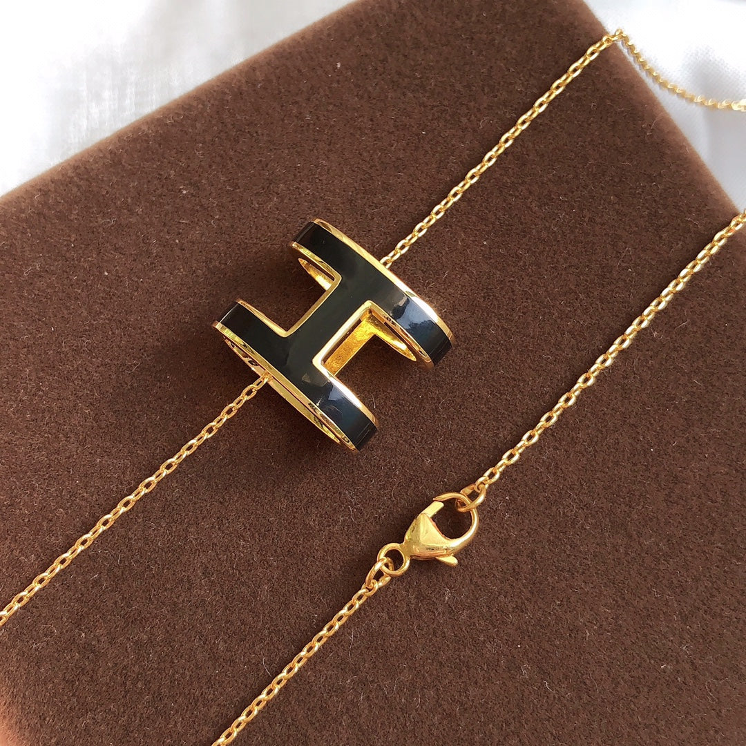 [Aurora]HM CLIC BLACK ENAMEL GOLD NECKLACE