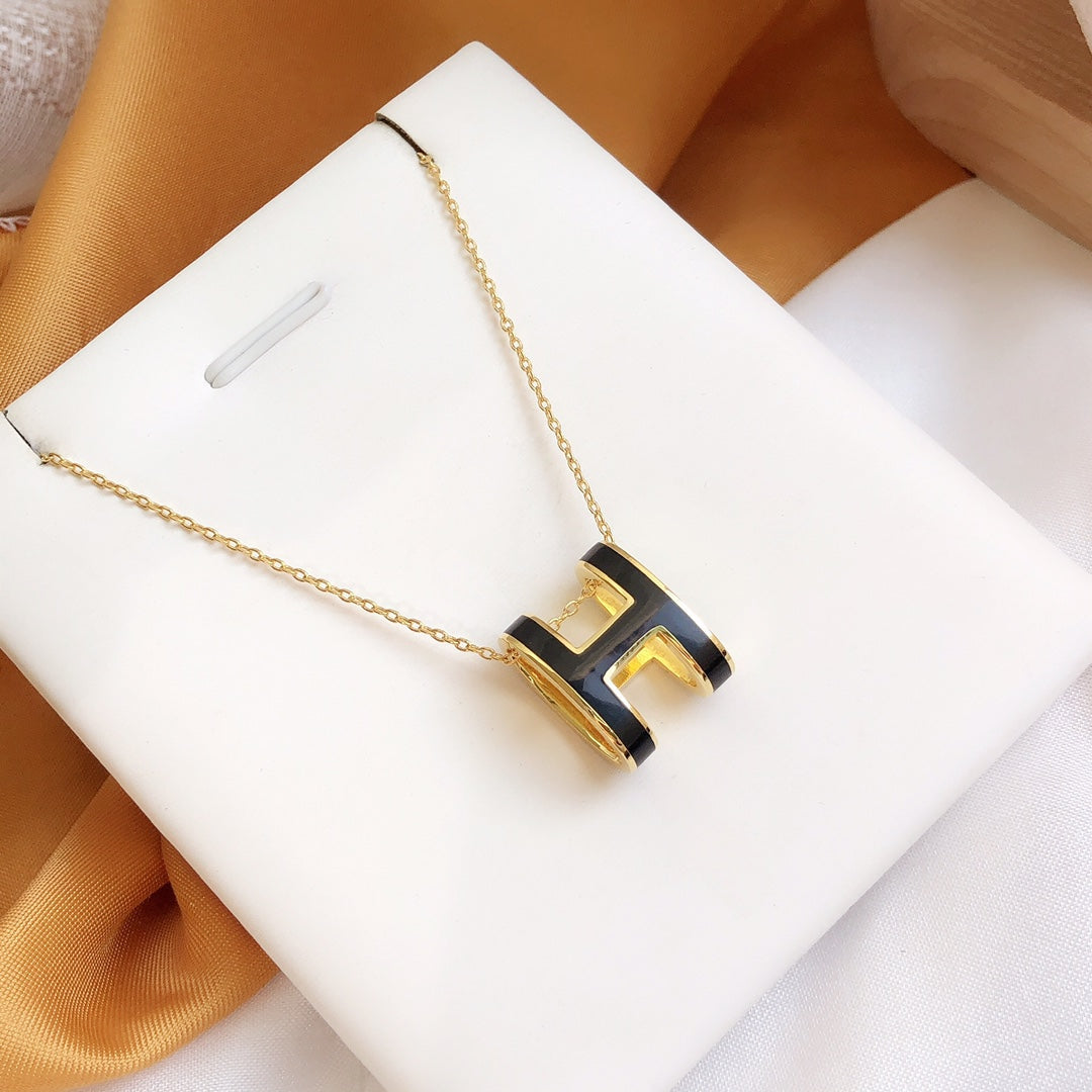 [AURORA]HM CLIC BLACK ENAMEL GOLD NECKLACE