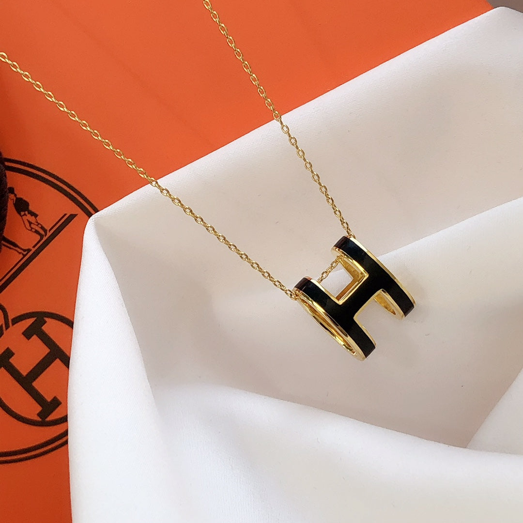 [AURORA]HM CLIC BLACK ENAMEL GOLD NECKLACE