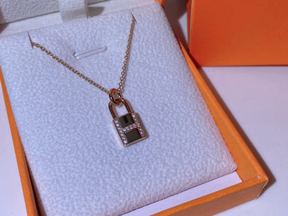 [AURORA]HM ADVANCED NICHE LOCK HEAD NECKLACE DIAMONDS