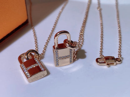 [AURORA]HM ADVANCED NICHE LOCK HEAD NECKLACE DIAMONDS