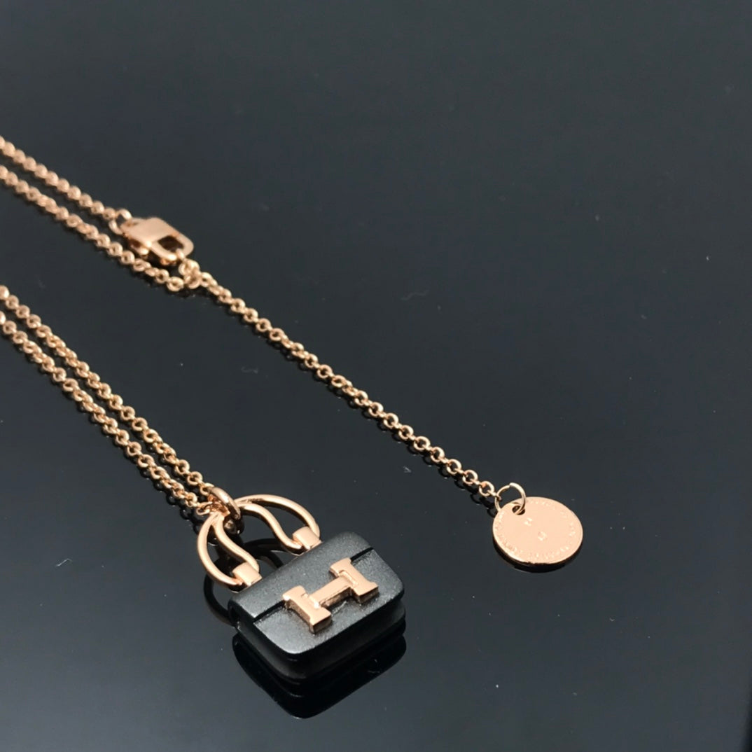 [Aurora]WOMEN'S HM AMULETTES CONSTANCE PENDANT NECKLACE