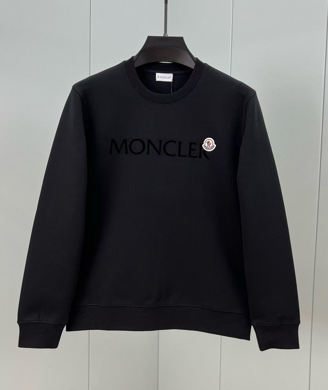 MON Fashionable And Casual Crew Neck Long-sleeved Sweatshirt Black