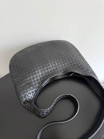 BOTTEGA VENETA 25S LARGE VENETO BAG 38 IN BLACK CALFSKIN SILVER HARDWARE