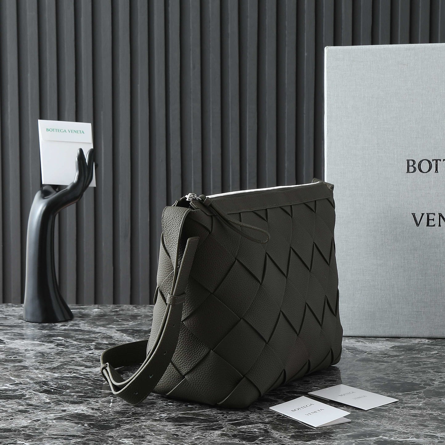 BOTTEGA VENETA 25S DIAGO HOBO 39 IN VERY DEEP OLIVE CALFSKIN
