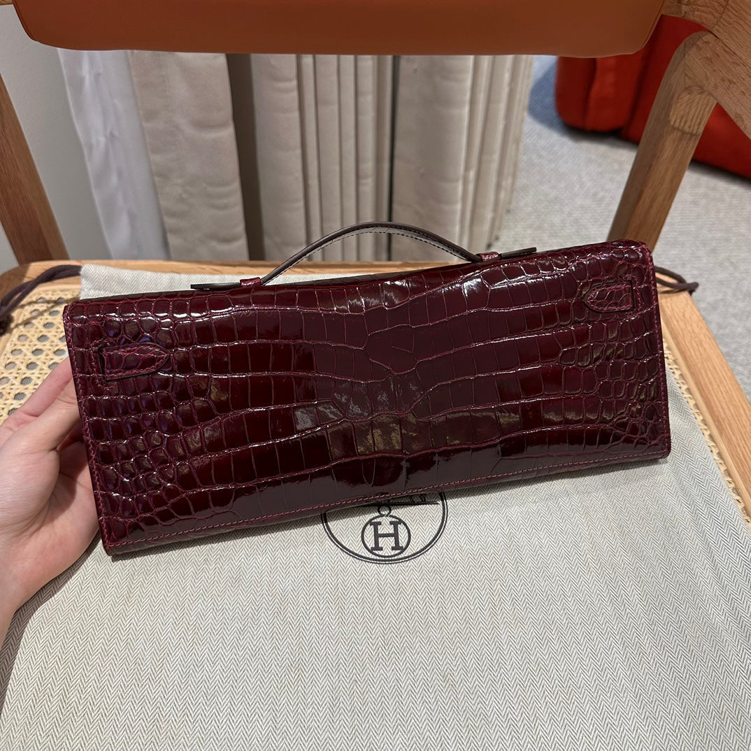 KELLY CUT 31 IN SANGRIA PURPLE ALLIGATOR LEATHER WITH GOLD HARDWARE (MADE-TO-ODER)