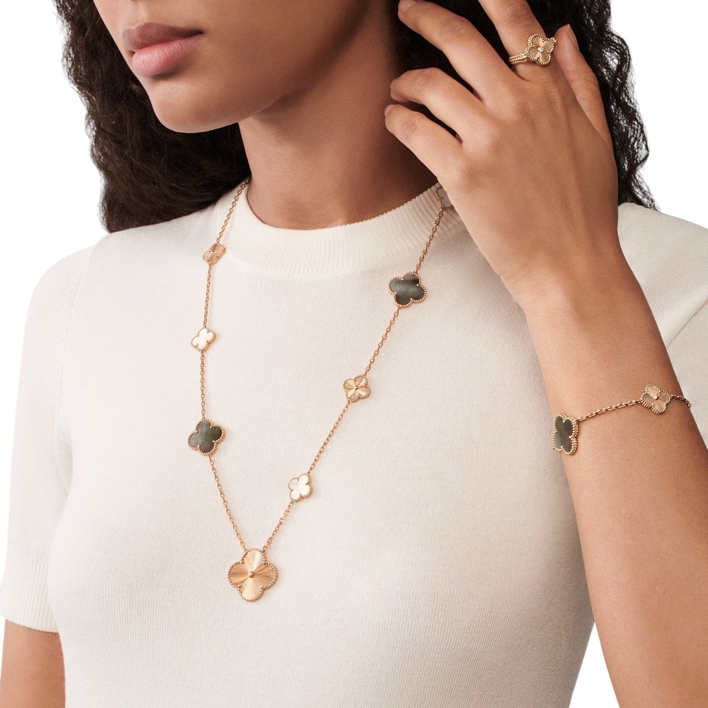 [AURORA]DETACHABLE CLOVER 15(11+4) FLOWER ROSE GOLD NECKLACE SET