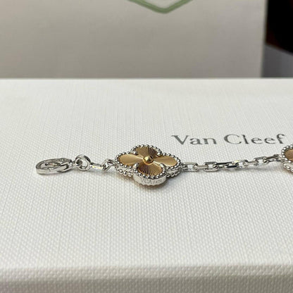 [AURORA]CLOVER  5 MOTIFS  CHRISTMAS LIMITED EDITION BRACELET