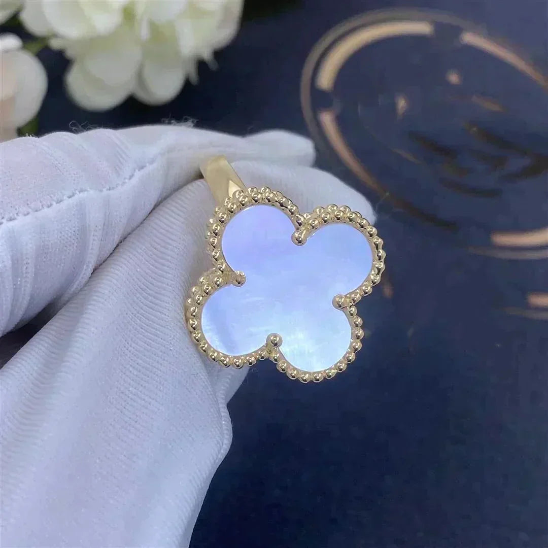 [Aurora]CLOVER WHITE MOP RING