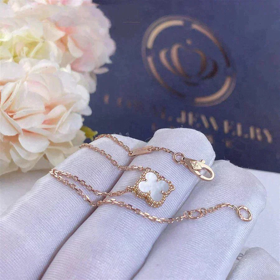 [basloveJW]CLOVER WHITE MOP EINZELNE BLUME ARMBAND