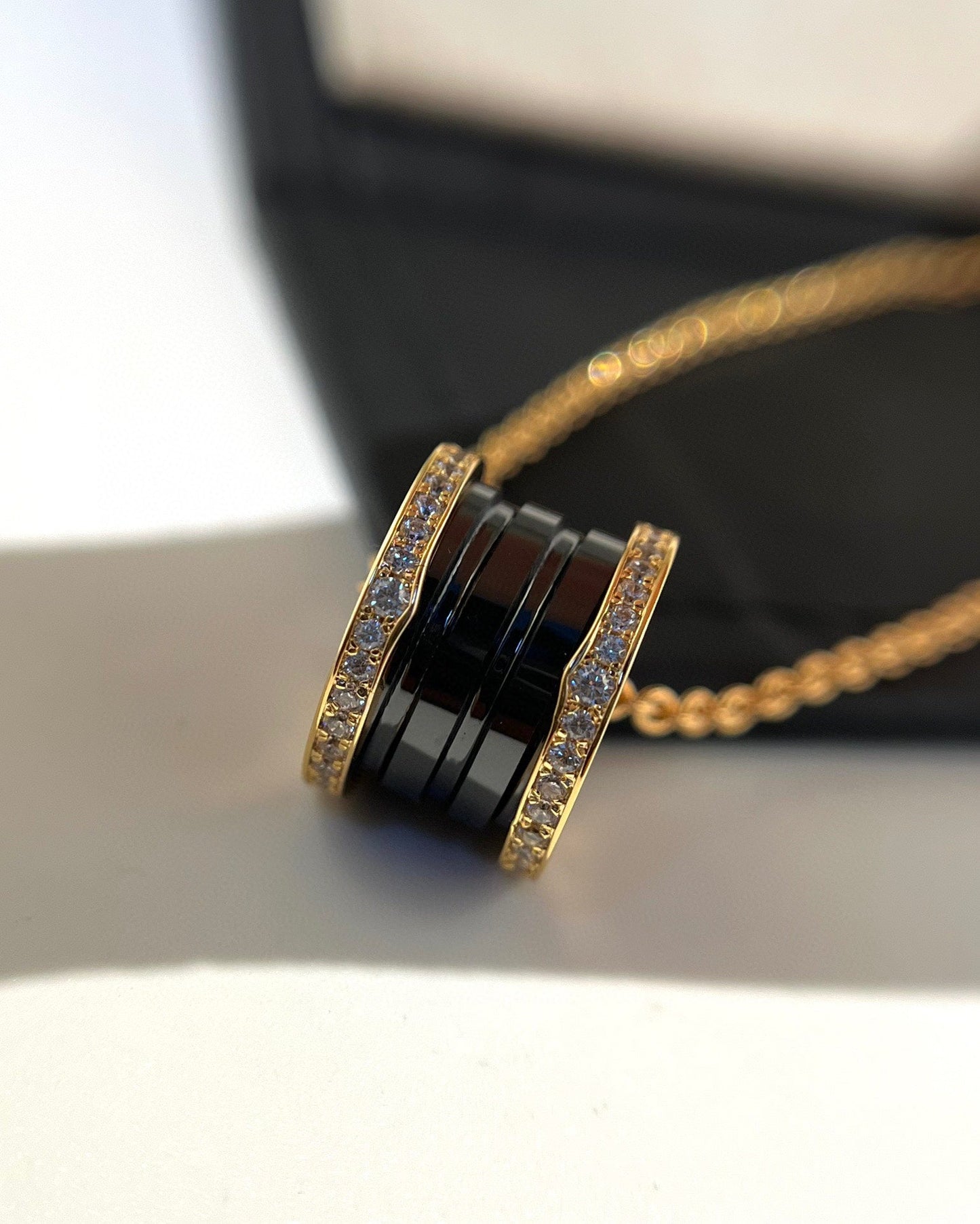 [Aurora]ZERO 1 BLACK CERAMIC DIAMOND PINK GOLD NECKLACE