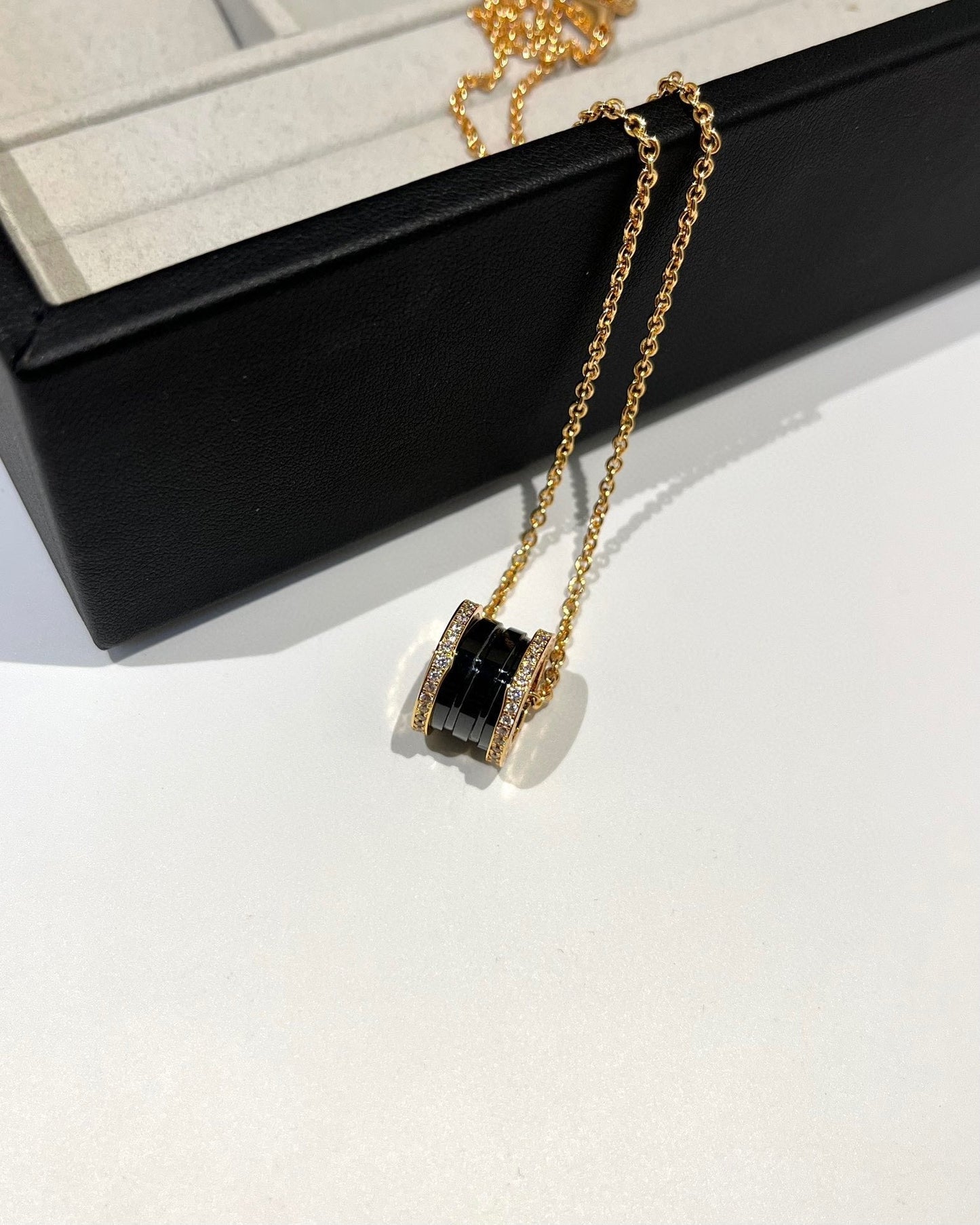 [Aurora]ZERO 1 BLACK CERAMIC DIAMOND PINK GOLD NECKLACE
