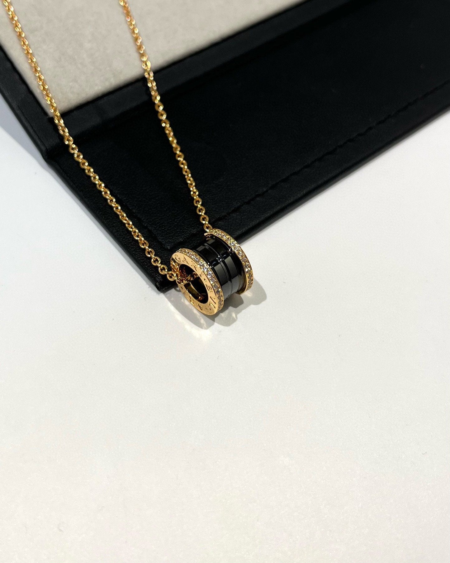 [Aurora]ZERO 1 BLACK CERAMIC DIAMOND PINK GOLD NECKLACE