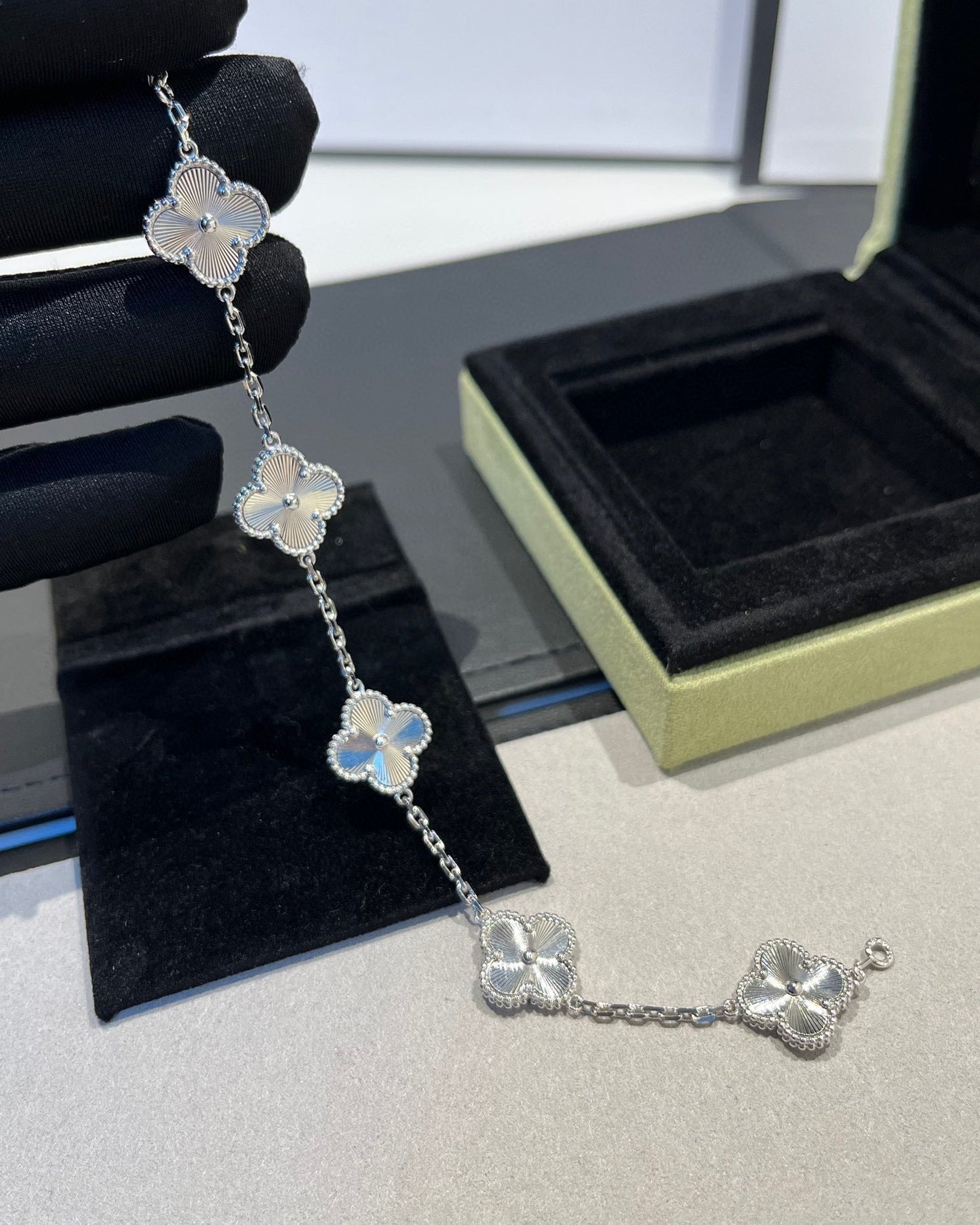 [Aurora]CLOVER SILVER 5 MOTIFS BRACELET