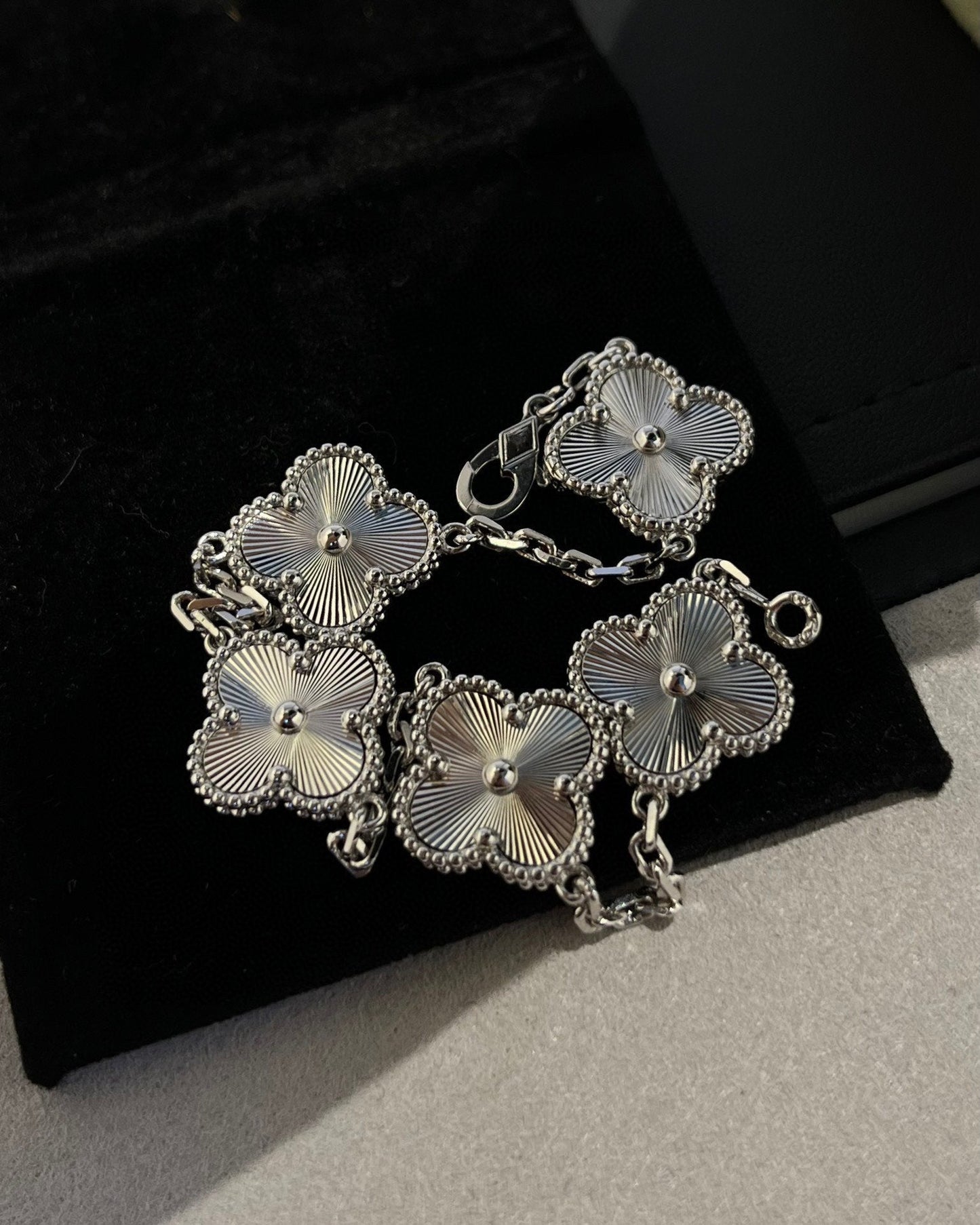 [Aurora]CLOVER SILVER 5 MOTIFS BRACELET